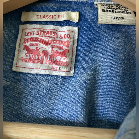 Levi’s Western Denim Shirt - Picture 3 of 4